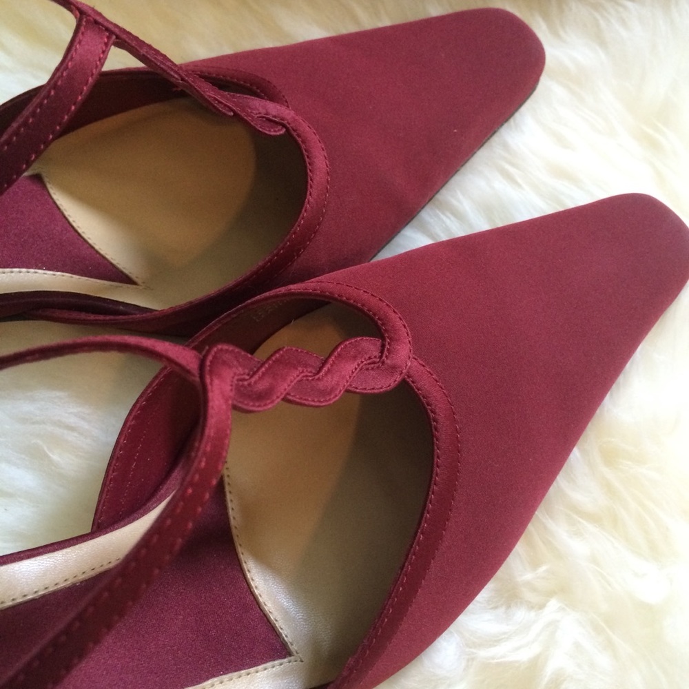 HOST PICK 🌟💖🌟Ann Taylor LOFT Satin Pump - Picture 8 of 8